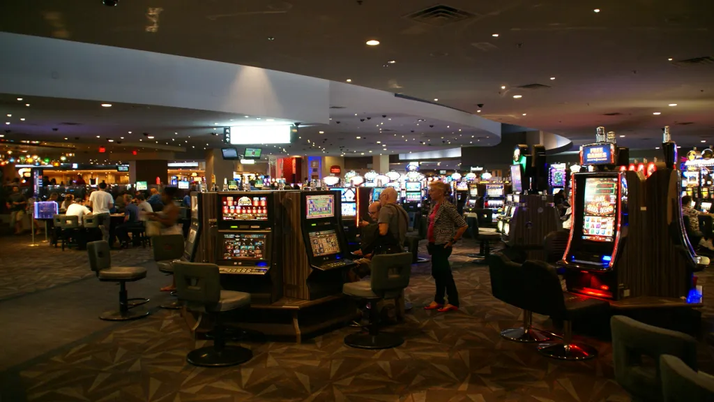 2,000개의 슬롯이 반기는 대규모 게이밍 파라다이스