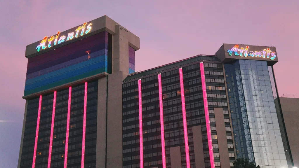 전설을 현실로, 바다 테마의 독보적 분위기