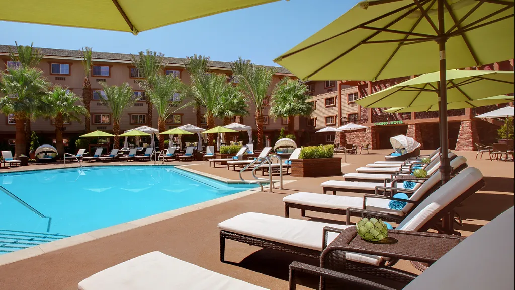 신비로운 아쿠아리움과 아웃도어 쇼핑의 만남