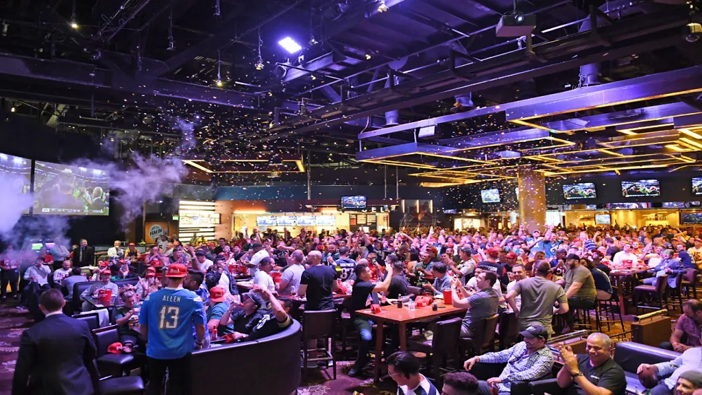 럭셔리 호스피탈리티, 더 달링 & 스타 그랜드