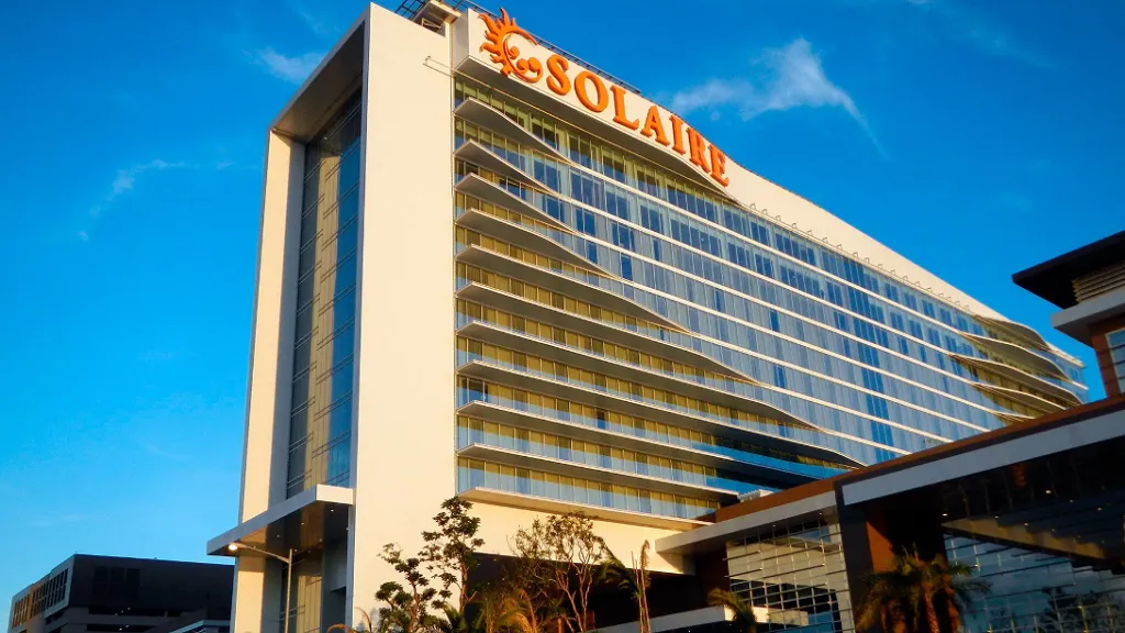 블룸베리 리조트 2024년 결산 분석: 매출 6% 성장 속 순이익 73% 급감의 빛과 그림자